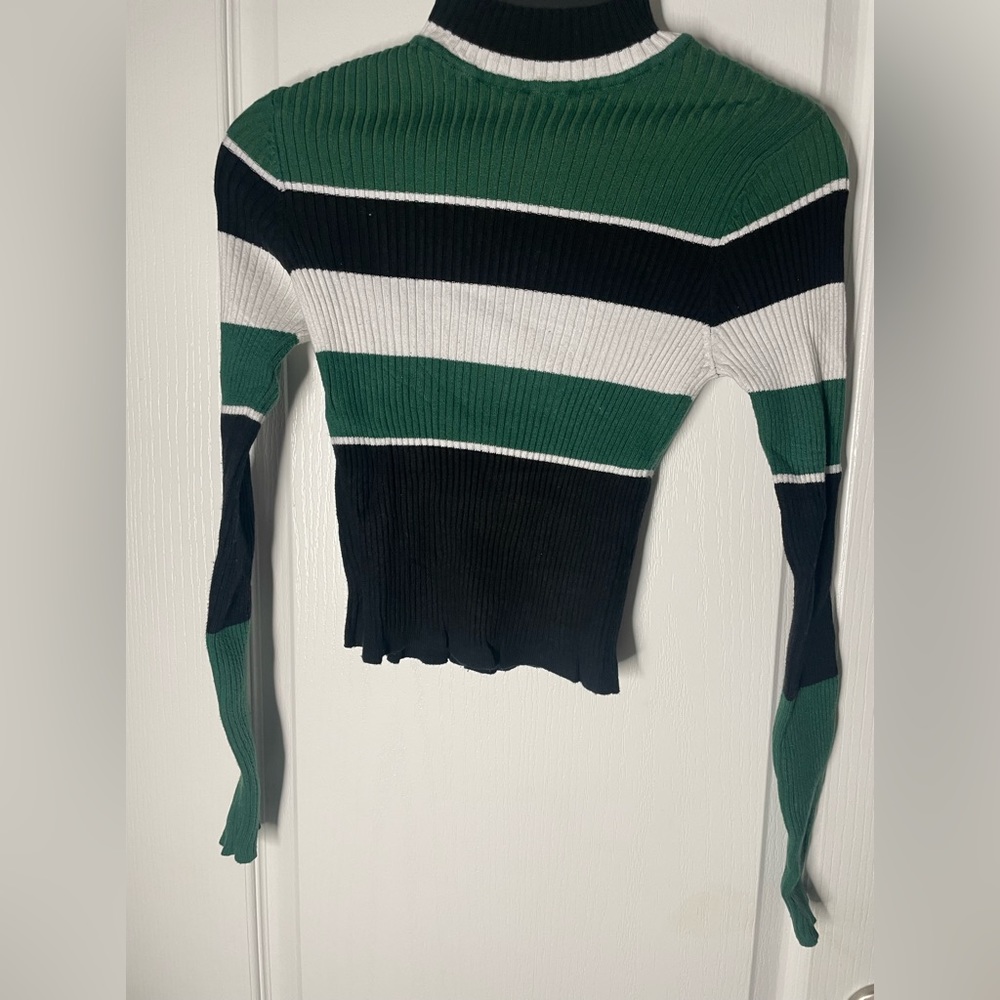 Ribbed cropped sweater